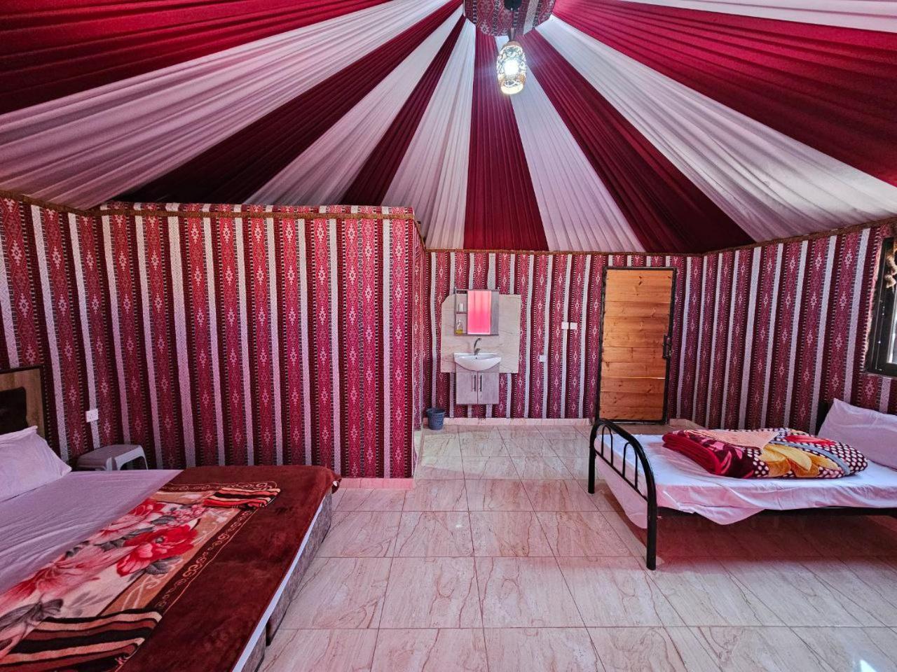 Beduin Star Trail Camp Bed & Breakfast Wadi Rum Ngoại thất bức ảnh