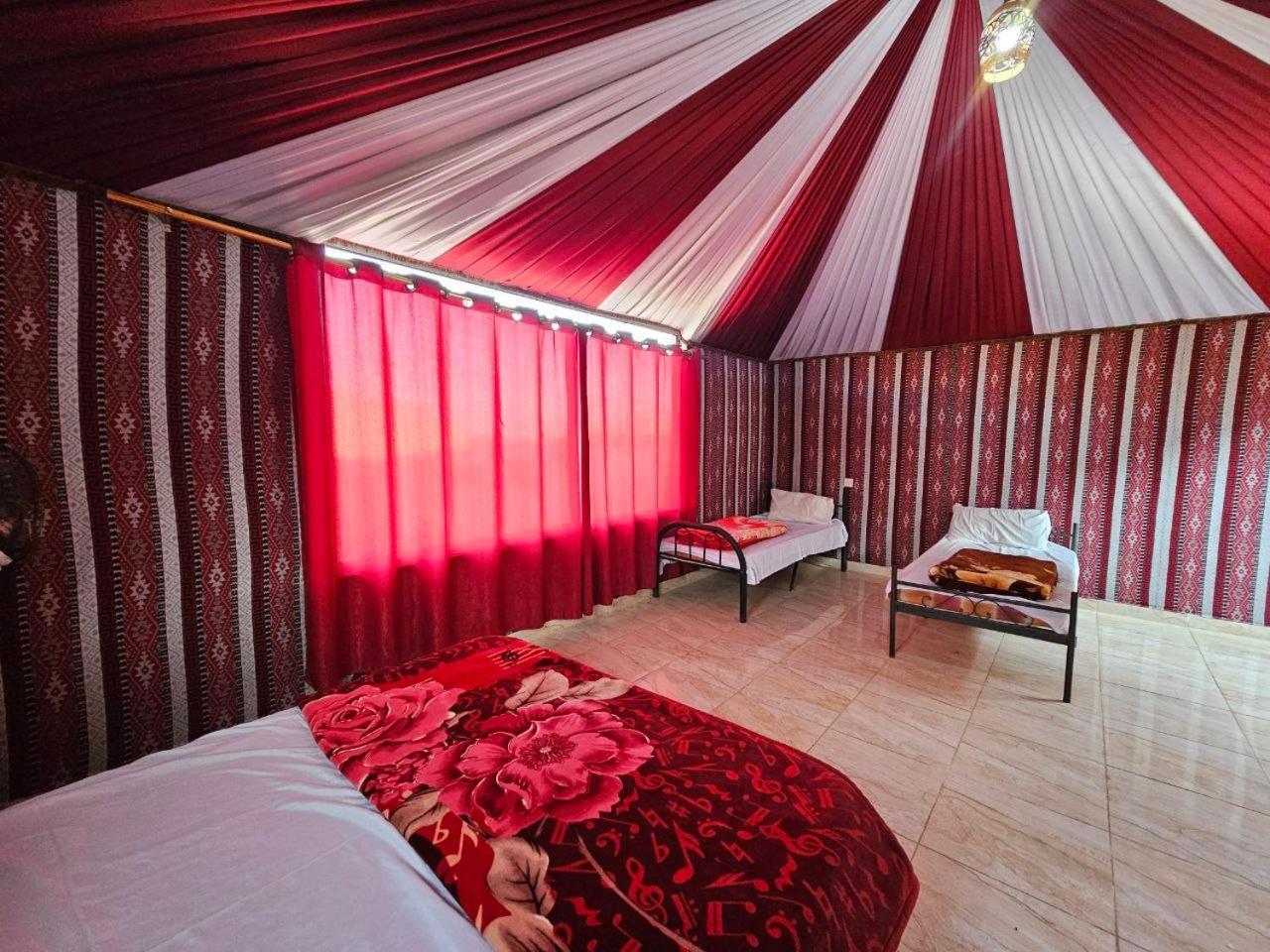 Beduin Star Trail Camp Bed & Breakfast Wadi Rum Ngoại thất bức ảnh