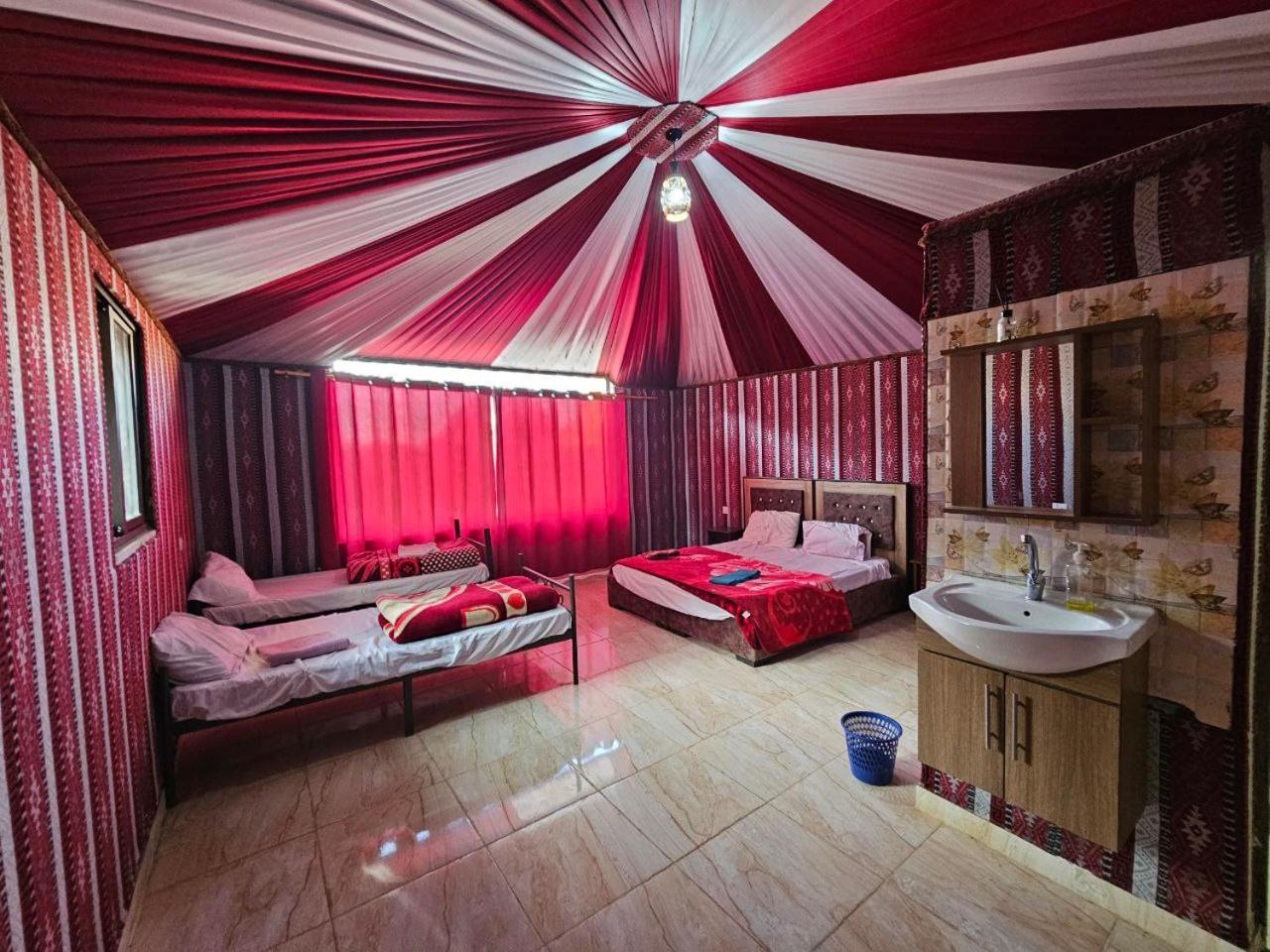 Beduin Star Trail Camp Bed & Breakfast Wadi Rum Ngoại thất bức ảnh