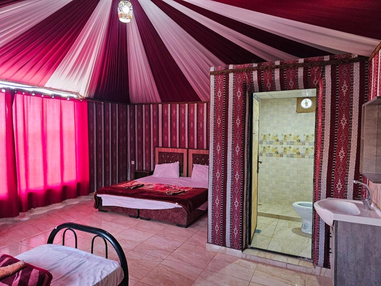 Beduin Star Trail Camp Bed & Breakfast Wadi Rum Ngoại thất bức ảnh